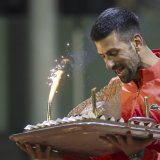 Après avoir fêté ses 38 ans jeudi, Novak Djokovic espère vivre un autre grand moment samedi à Genève KEYSTONE/AP/Martial Trezzini